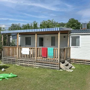 **** Camping Albatross Mobile Homes On Cisano & San Vito S. P. A. Italië